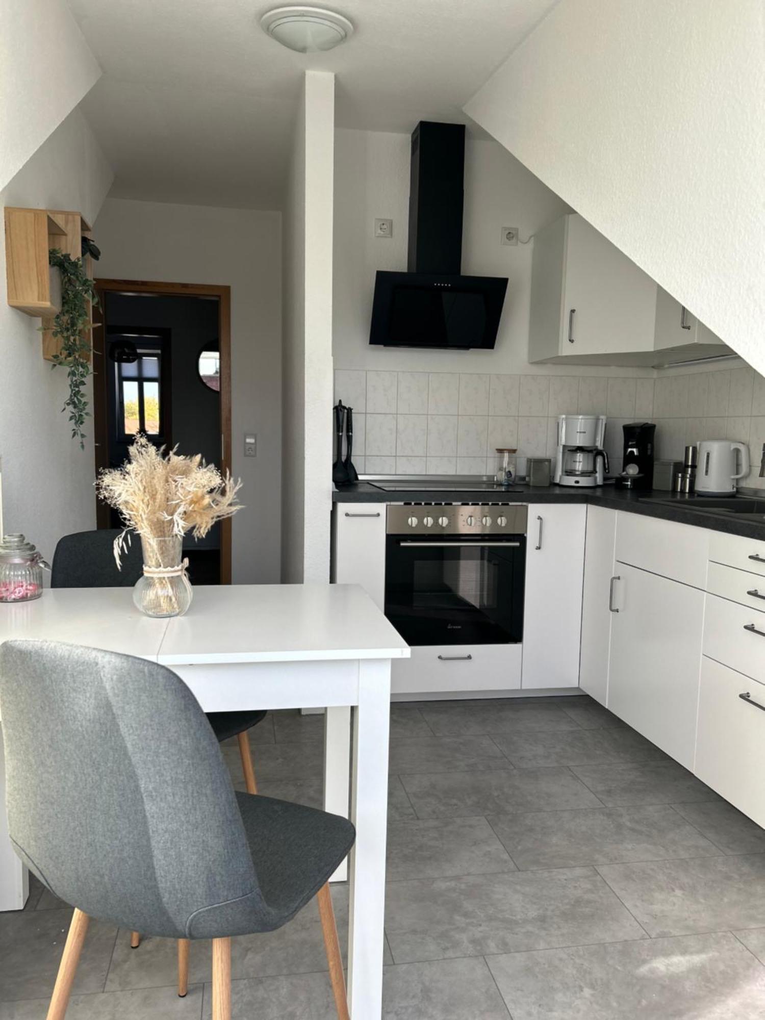 Apartment Gemuetliches Altstadtapartment Mit Balkon Und Smart Tv Erfurt